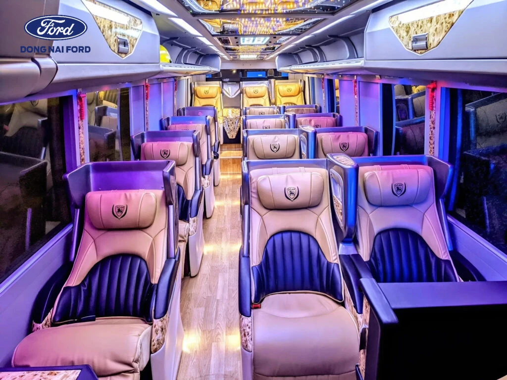 Bảng giá xe limousine 16 chỗ theo từng phiên bản