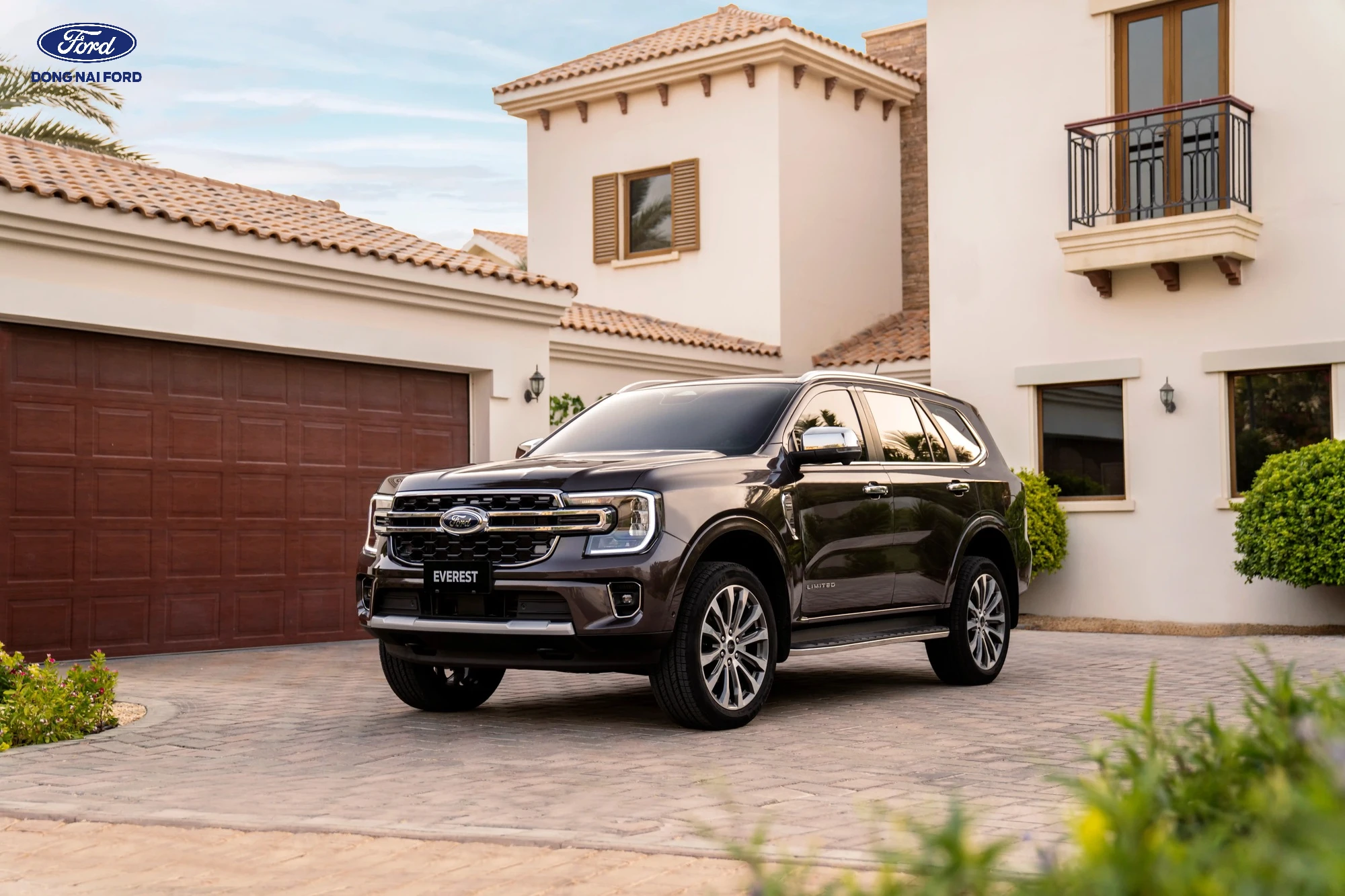 Giới thiệu sơ lược về Ford Everest máy xăng