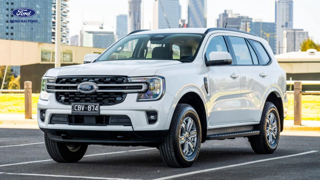 Mức giá hiện tại của từng phiên bản Ford Everest