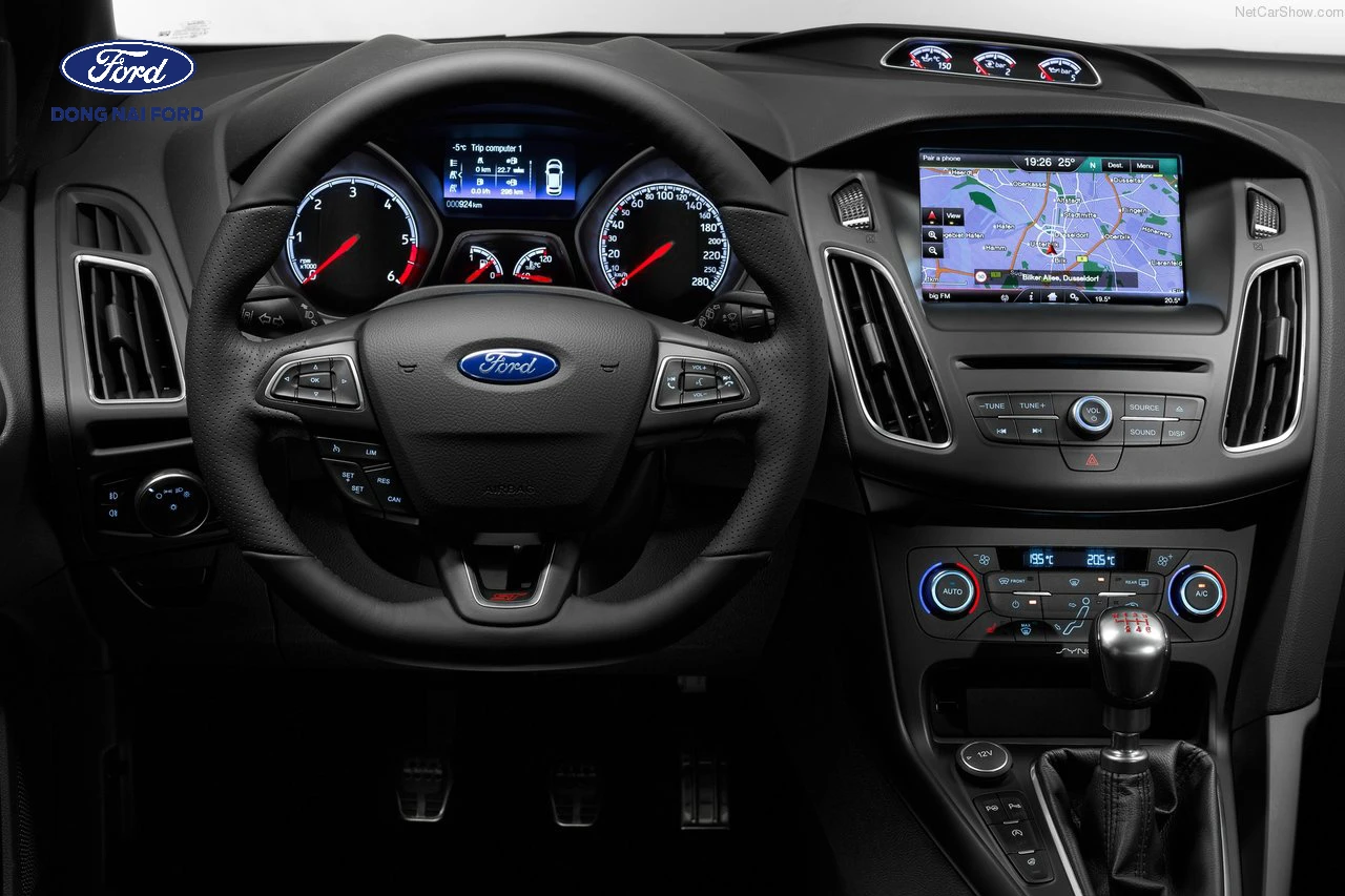 Thời điểm nên thay vô lăng Ford Focus