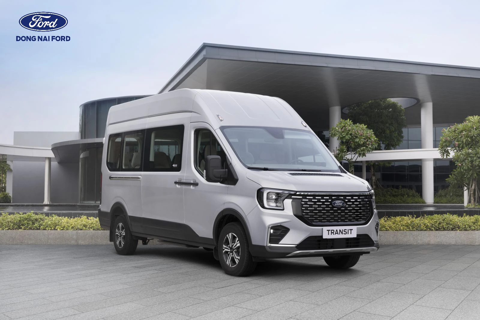 Tổng quan về xe Ford Transit Limousine