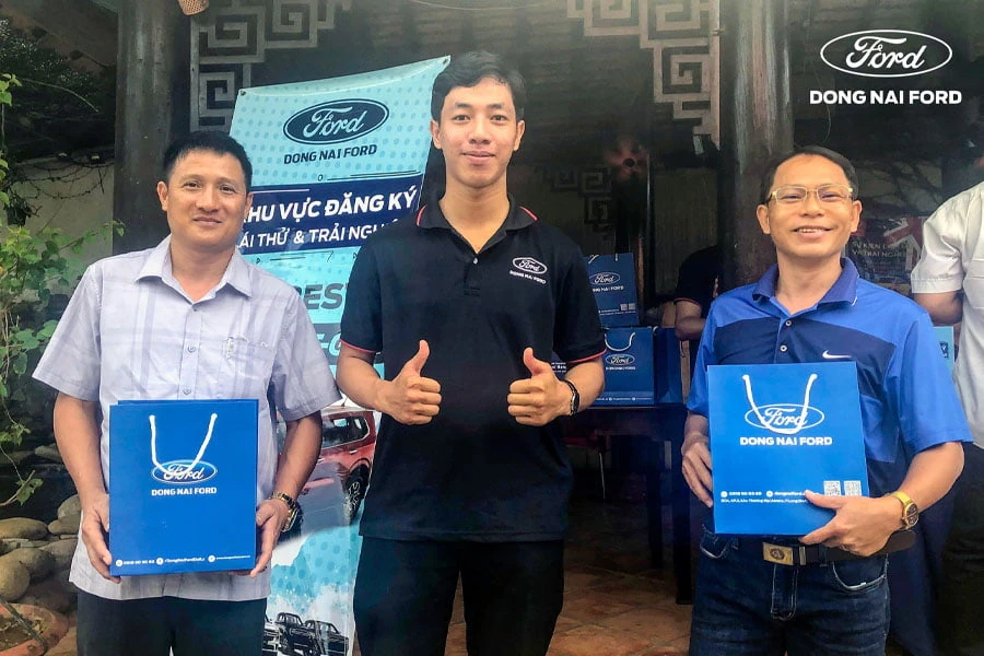 Đồng Nai Ford – Đón tiếp Khách Hàng như người thân